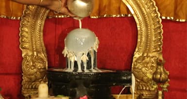 Benefits of Performing Shiva Abhishekam on Monday