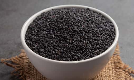 राहु शक्ति स्थल पर उलुंडु (काली उड़द दाल) का दान