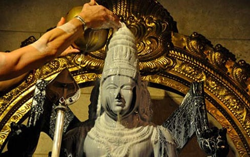 Milk Abishekam at Swamimalai Temple Milk Abishekam at Swamimalai Temple