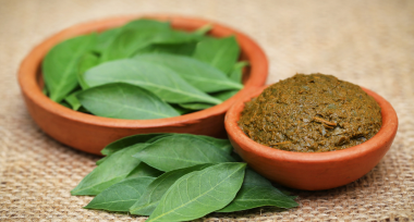 கஷ்டங்களை தீர்க்கும் மருதாணி வழிபாடு
