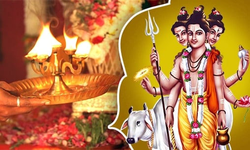 Pooja, Aarti (Light & Sound Ceremony) and Poomoodal (Flower Adornment Ritual)