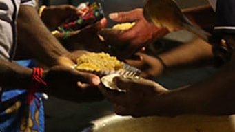 ஏழை எளியவர்களுக்கு அன்னதானம்