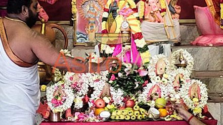 Individual-2-Priest-2-Kalasam-(2-sacred-pots)