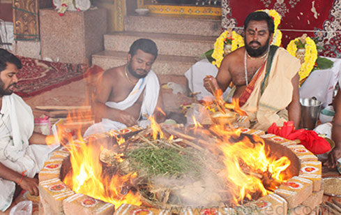 Hanuman Kavacham Chanting & 3-Priest Fire Lab