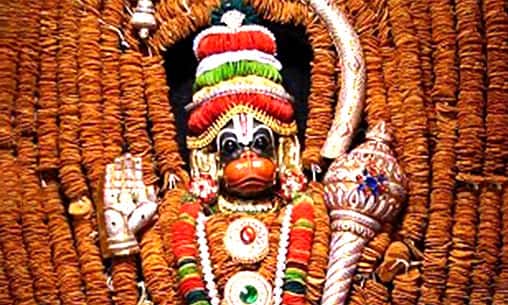 Vada Mala (Savory Dumpling Garland) to Hanuman at Chennai Powerspot 