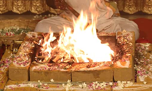 3-Priest Kulasundari Fire Lab for Self-Growth, Wealth & Knowledge  (Navami Tithi)