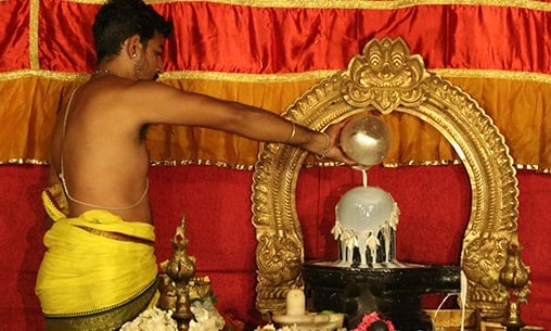 Abishekam (Hydration Ceremony) to Uthirapasupatheeswarar & Vaitha Thirukuzhal Nayaki at Thiruchengkatankudi Powerspot