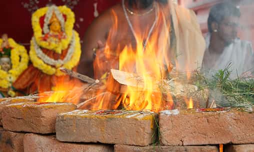 4-Priest Grand Mithra Kubera Fire Lab For Protection, Abundance & Wealth on Tritiya Day 