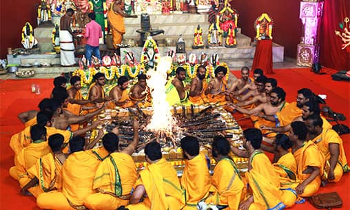 32-Priest Maha Rudram (Shiva’s Greatest Prayer) Chanting During 4 Kala (Powertimes) 32-Priest Maha Rudram (Shiva’s Greatest Prayer) Chanting During 4 Kala (Powertimes)