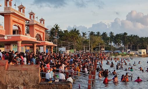Ganga Snan at Kasi Powerspot