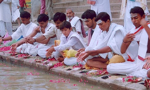 5-Priest Pitru Pooja to Appease Ancestors on Mahalaya Amavasya 5-Priest Pitru Pooja to Appease Ancestors on Mahalaya Amavasya