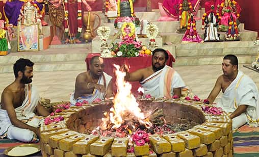 6-Priest Grand Ashtothara Sahasra Haridra Kanta Swarnadhara Mahalakshmi Moola Mantra Fire Lab