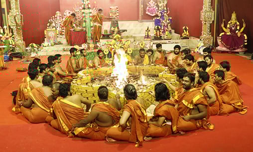 Super-Deluxe-32-Priest-Fire-Lab