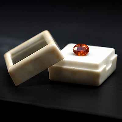 Hessonite (2 ct)