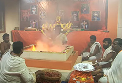 6 Priests Chanting Udakashanti Mantras